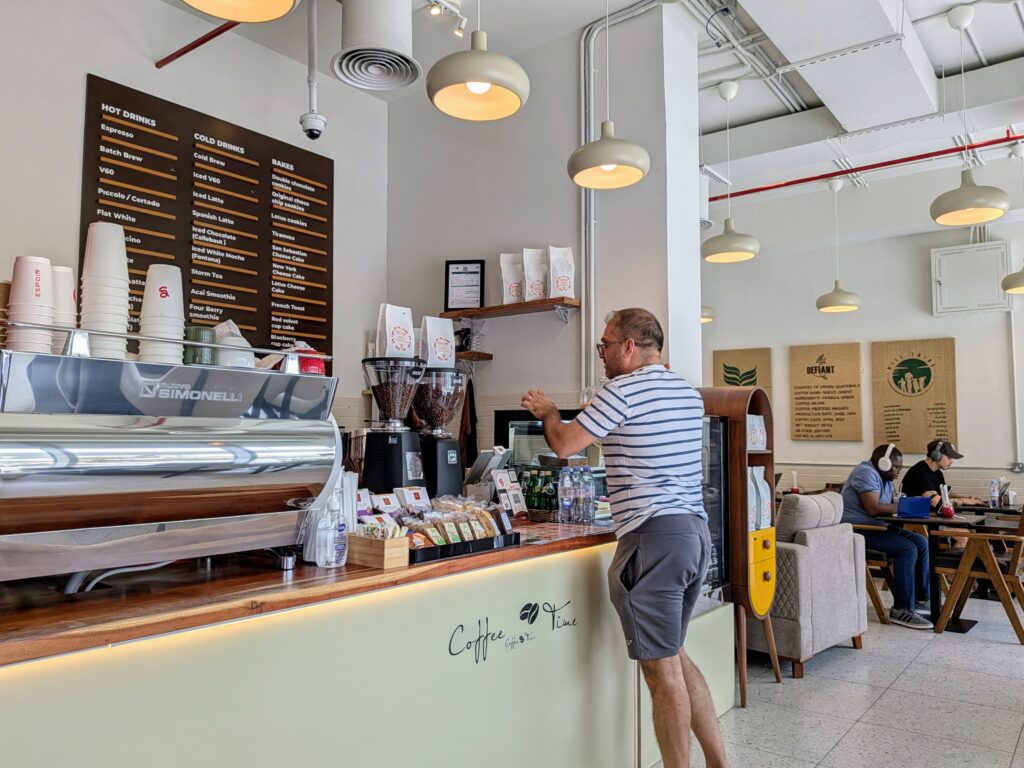 Espoir coffee shop interior
